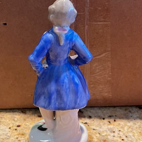 Vintage Japan Porcelain Victorian Figurine Man Blue Coat - Picture 4 of 7